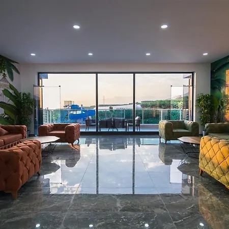 0036 Exodus In A Complex With Pool, Gym And , Mahmutlar Daire