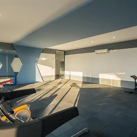 0036 Exodus In A Complex With Pool, Gym And , Mahmutlar *